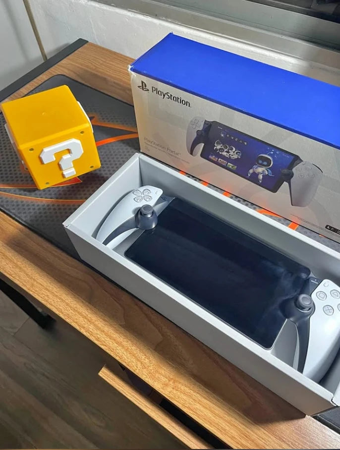 PlayStation Portal desembalada sobre su caja
